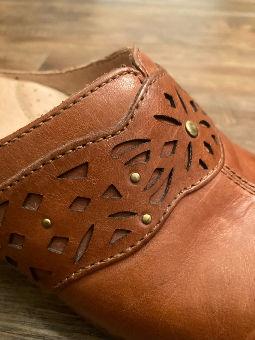 Dansko Women’s Shayanne Clogs - Picture 6 of 11